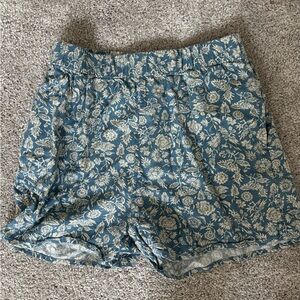 Universal Thread Blue Floral High Waist Shorts